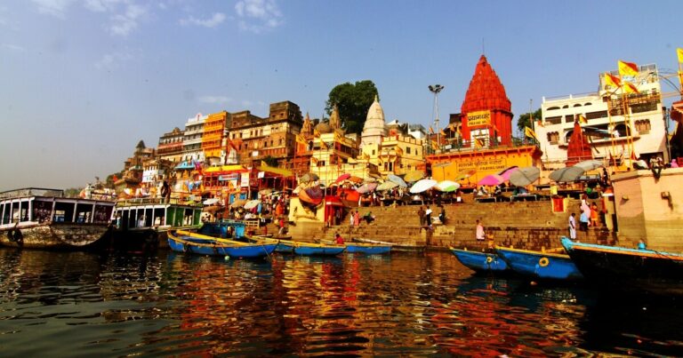 One can enjoy a free tour of these famous religious places of India