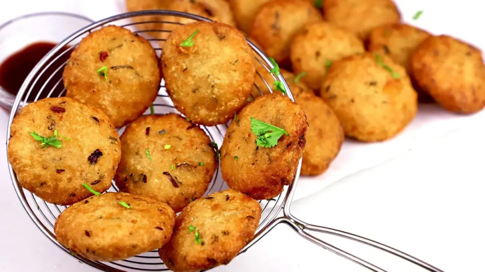Mix semolina and potato to make a tasty breakfast, ready in minutes