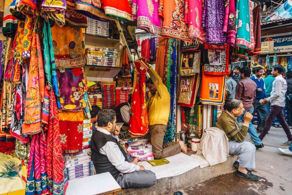 Not only famous for shopping and sightseeing, but also for its taste, Old Delhi is a must-explore these 5 places.
