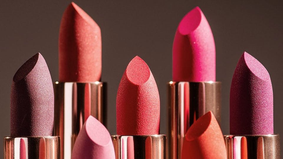 Lipstick that doesn't last long? Then these tips are for you