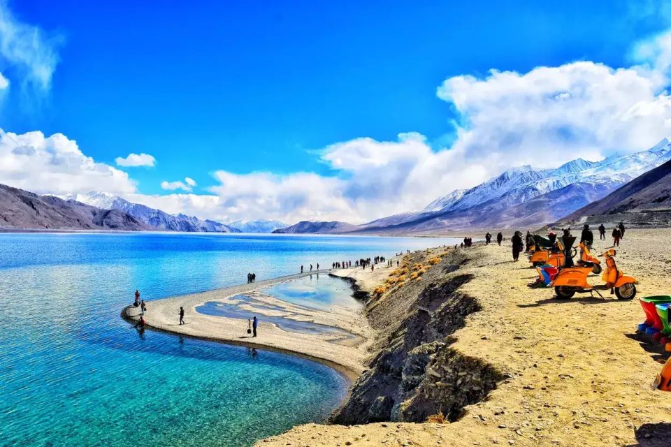 Spend exciting moments with romance in the plains of Ladakh, check out IRCTC tour packages at low cost