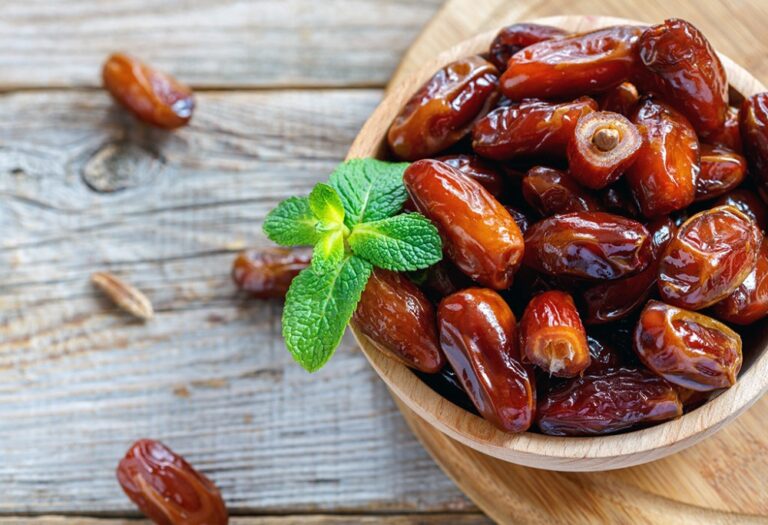 Dates are amazingly beneficial for the brain, know the right way to eat them