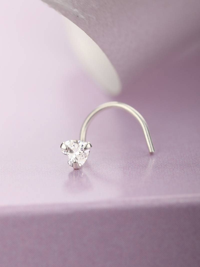 This nose pin design will add charm to your beauty
