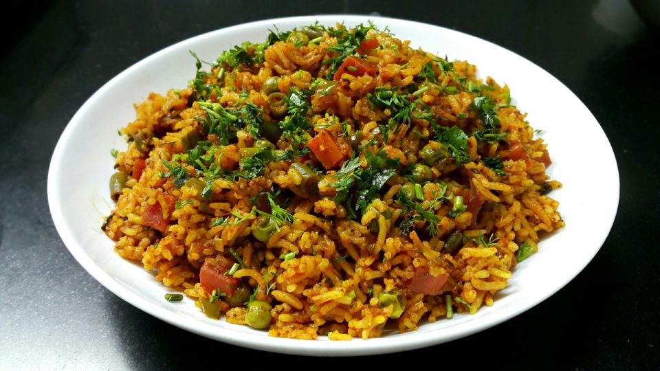 If you are fond of eating Mughlai then make Veg Mughlai Biryani, a well-known simple recipe