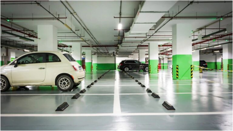 How should the security guard room and parking area in the hotel be? Know the important rules of Vastu