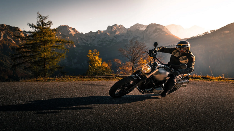 Pay special attention to these things while braking the bike, otherwise you may have to face trouble in the middle of the road