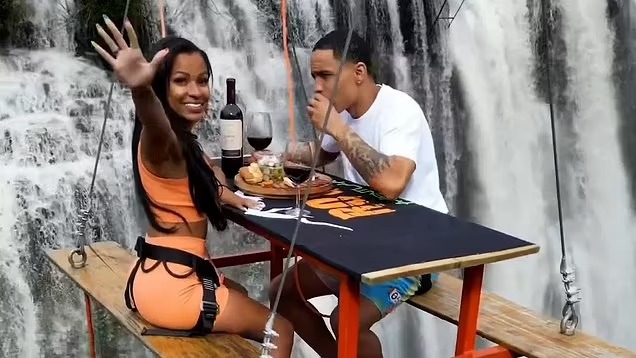 If you want to challenge Yamaraj, then come here and eat! The table is suspended at a height of 295 feet
