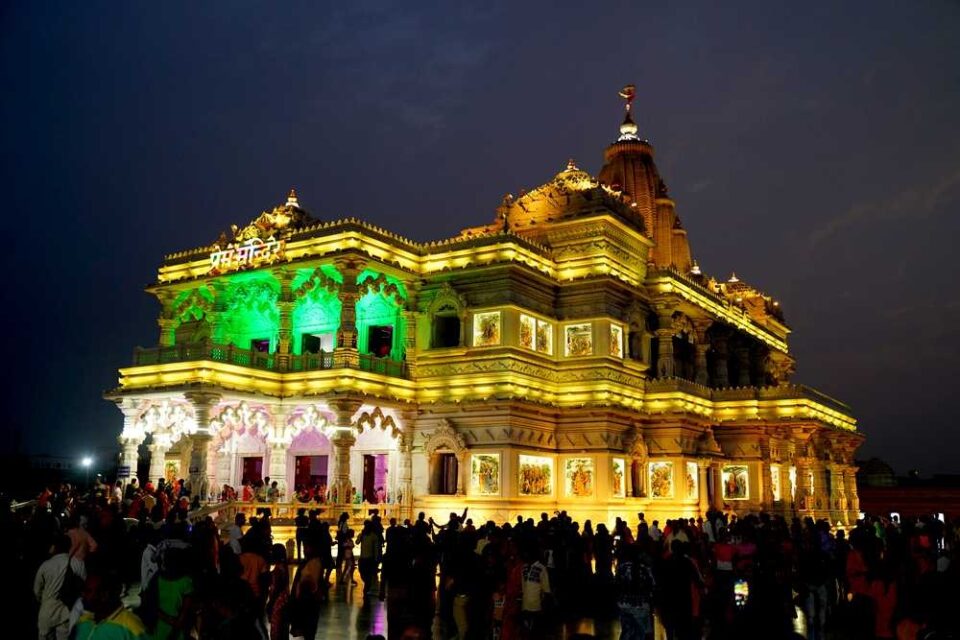 Apart from the Banke Bihari temple, these are the beautiful temples of Vrindavan, you should also visit them