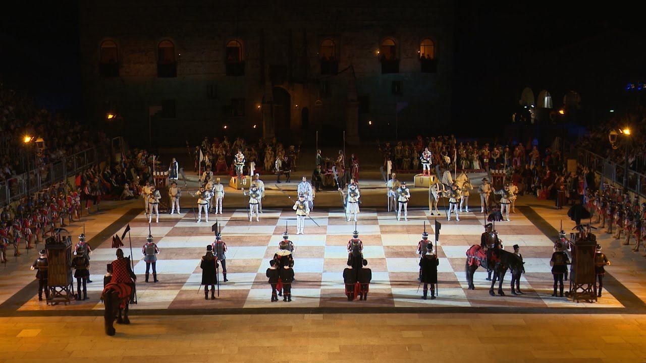 On the chessboard, men become soldiers, real animals fight war! Where and why is such a game of chess played?