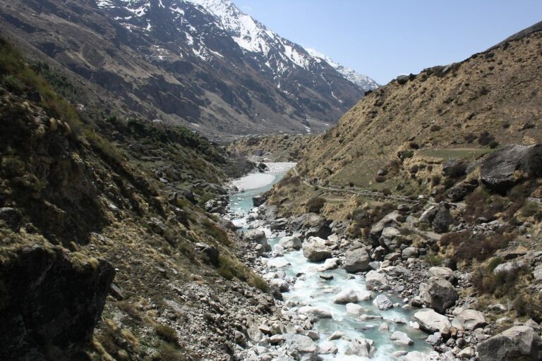 There is a river in India whose name everyone has heard, but no one has seen it flowing, know which river it is.