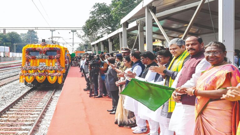 These three trains will connect the tribal areas with big cities, the President started the journey by showing the green flag.
