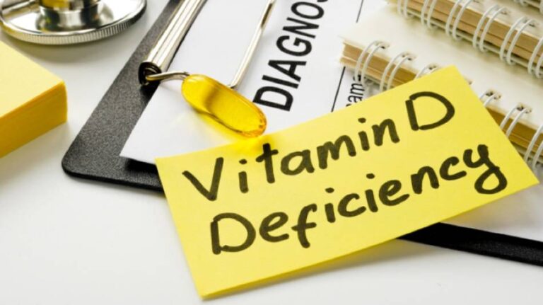 Vitamin D deficiency weakens the bones, do not ignore these symptoms that appear in the body.