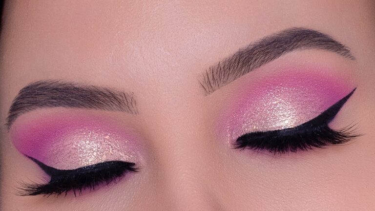 If you want to get ready for a party, then try this type of eye makeup
