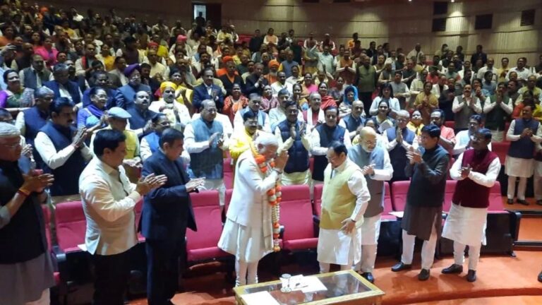 BJP Parliamentary Party meeting in Delhi, PM Modi honored for victory in 3 states