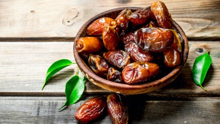 Dates are known as a superfood, these are the reasons why you should include them in your winter diet to get great benefits.