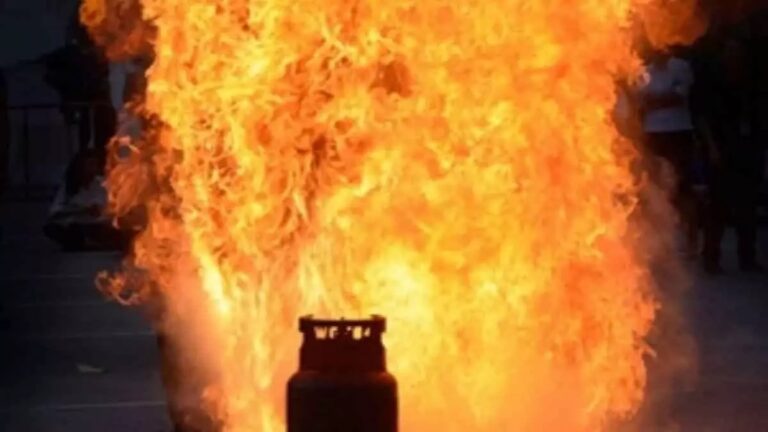 LPG cylinder blast in Bengaluru, 6 people injured, 5 houses damaged due to blast