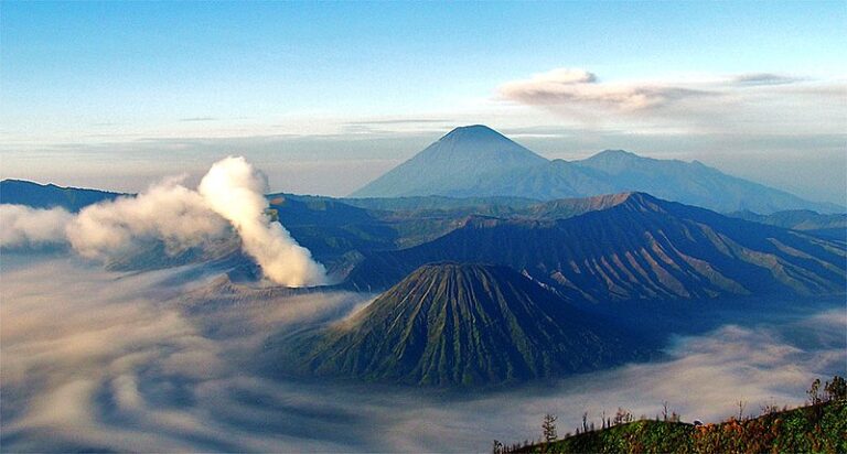 This place is the closest to hell on earth, smoke is visible from the edge of the pit, the scene is shocking