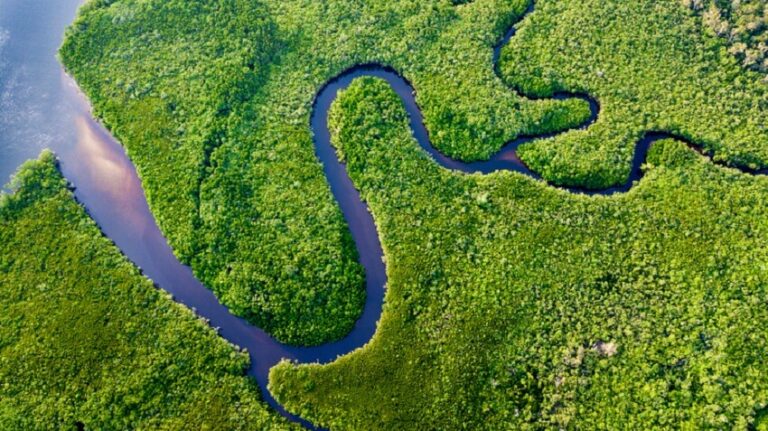 The world's smallest river, the length of which can be measured in just hours! Find out where it is located