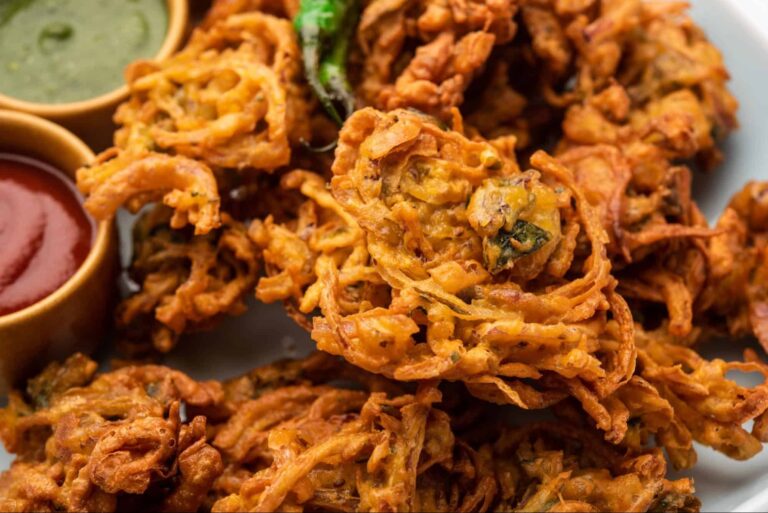 Follow these tips to prepare crispy pakoras in less oil, there will be a combination of taste and health