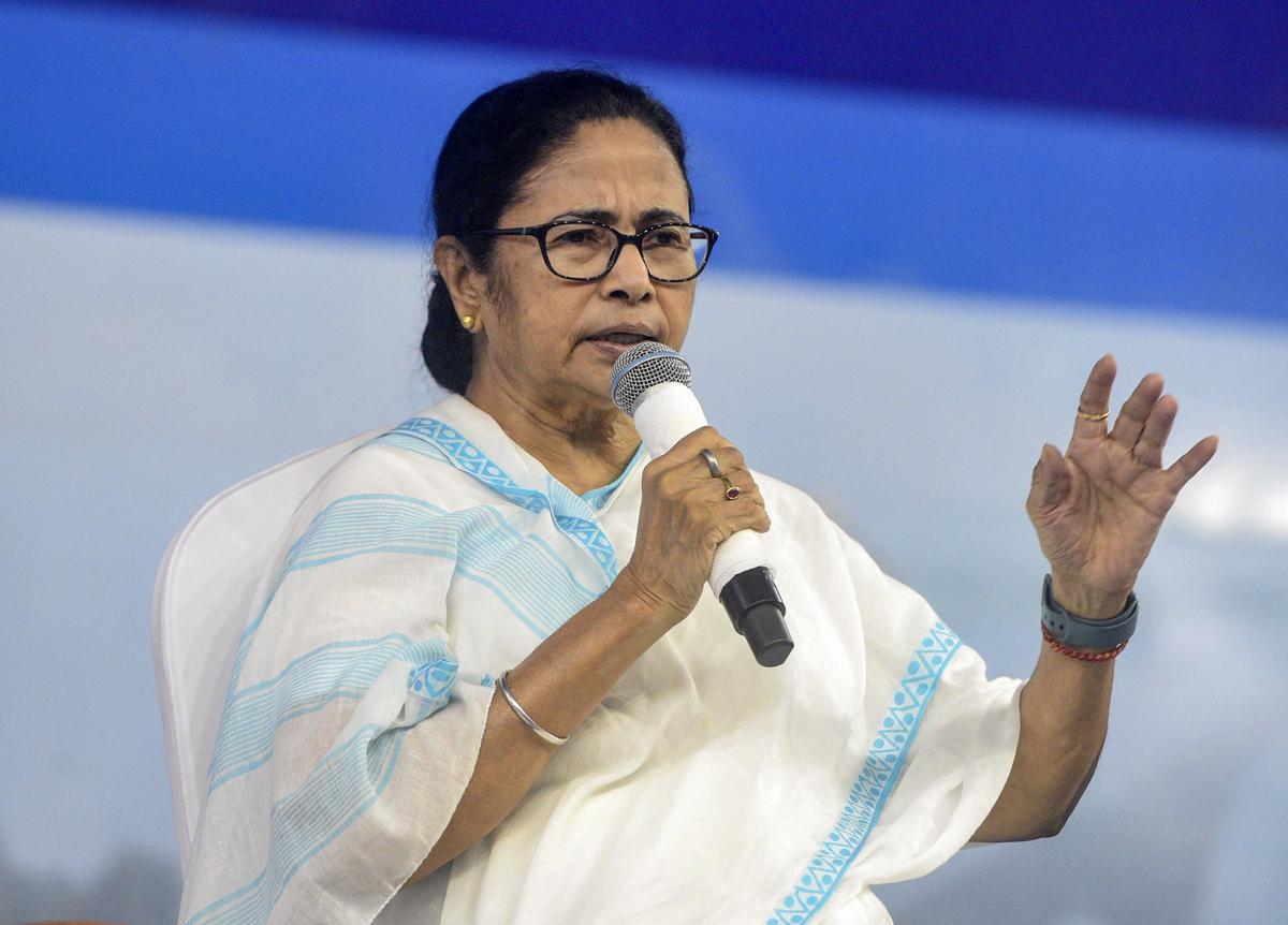 Mamata Banerjee: Why did Bengal Chief Minister Mamata Banerjee apologize? She said- I'm sorry, the word slipped out of her mouth.