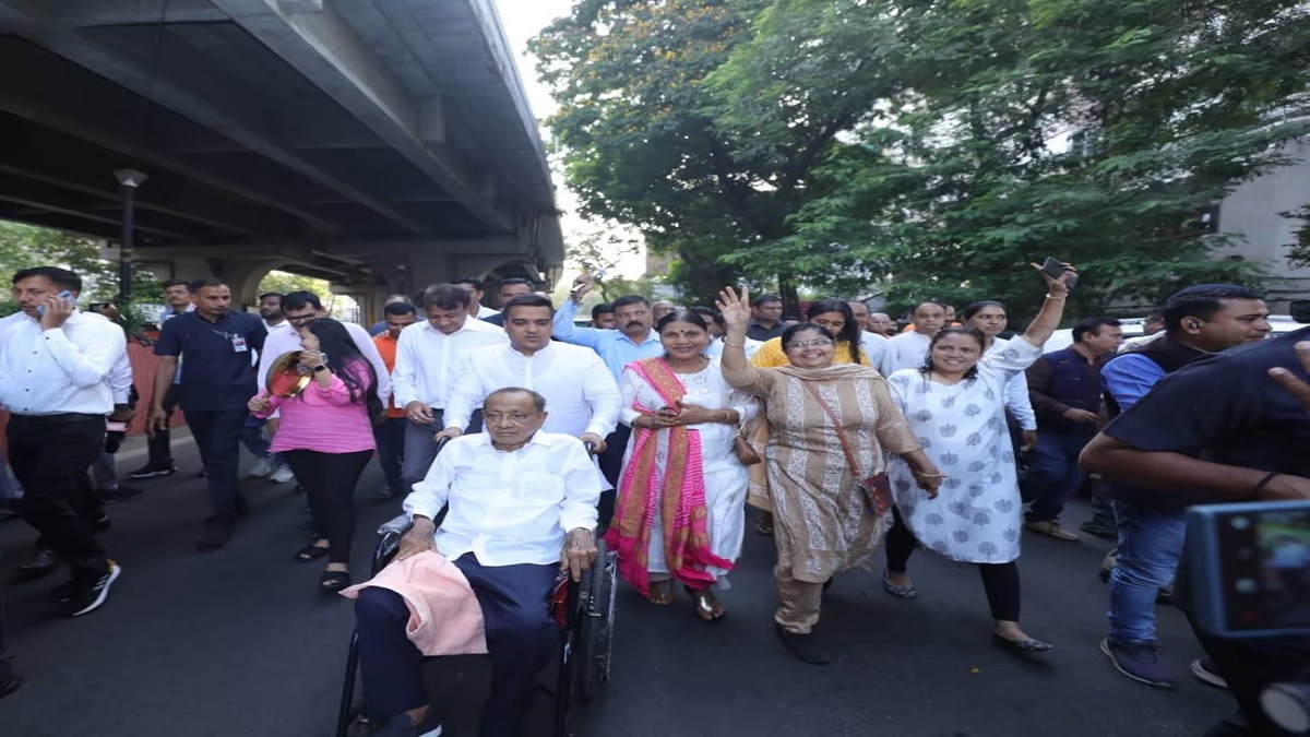 Loksabha Election: Harsh Sanghvi cast his vote, reached the polling station with his family to the tune of drums and drums.
